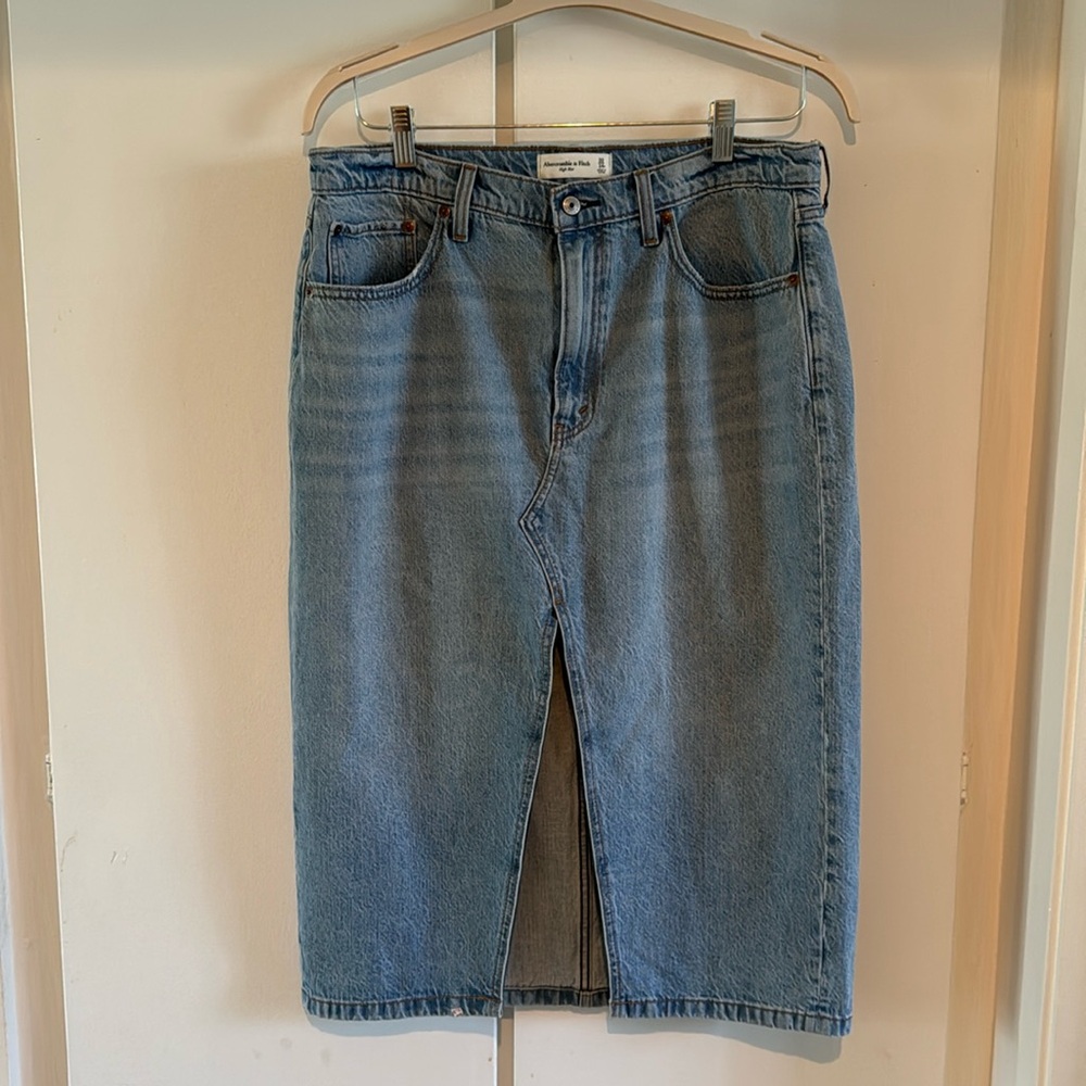 Abercrombie & Fitch High Rise Denim Midi Skirt Light Wash, Size 14p/32